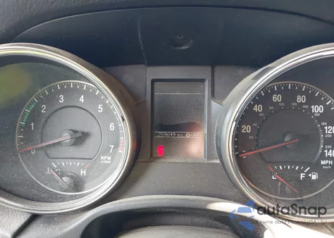 2011 Jeep Grand Cherokee Laredo z USA, uszkodzony, nr VIN 1J4RR4GG8BC572078